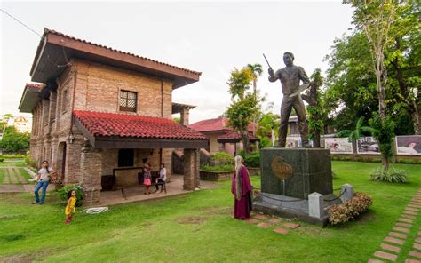  Antonio Luna Shrine: Muistomerkki Filippiinien vallankumouksen sankarille!