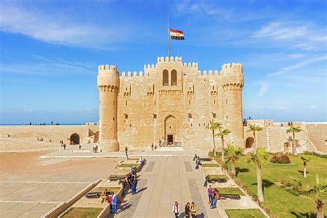  Citadel of Qaitbay:  Egyptilainen linnoitus meren rannalla ihmeellisellä näköalalla!