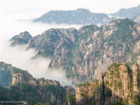  Huangshan Luoji Shan: Mystiset vuoristomaisemat ja rauhoittava luonto!