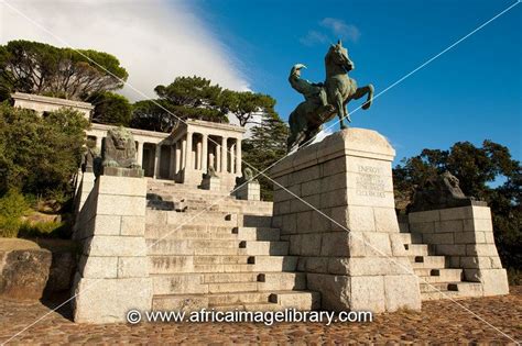  Rhodes Memorial: Upealta näkymältä Kapkaupungin historiaan!